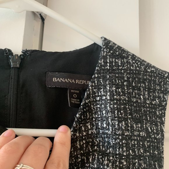 MOVING SALE: Banana Republic Dress - Picture 6 of 6